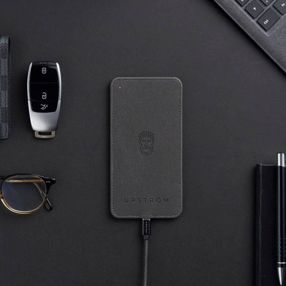 UPSTRÖM LÄDER Qi Fast Wireless Charger 10W - Black
