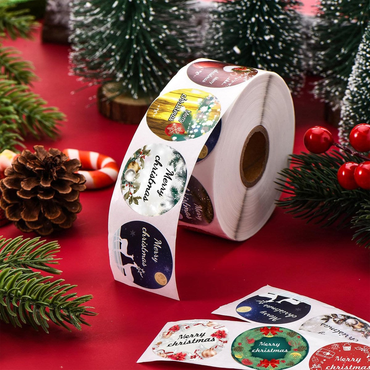 Roll of 500 x Stickers - 8 Designs - Merry Christmas