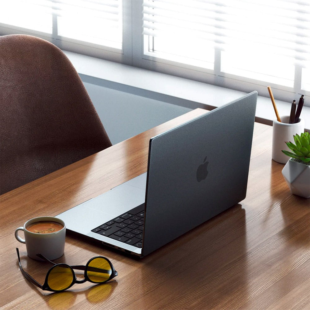 Satechi MacBook Pro 16 M1/M2/M3/M4 (2021-2024) Eco Hardshell Case - Dark Transparent