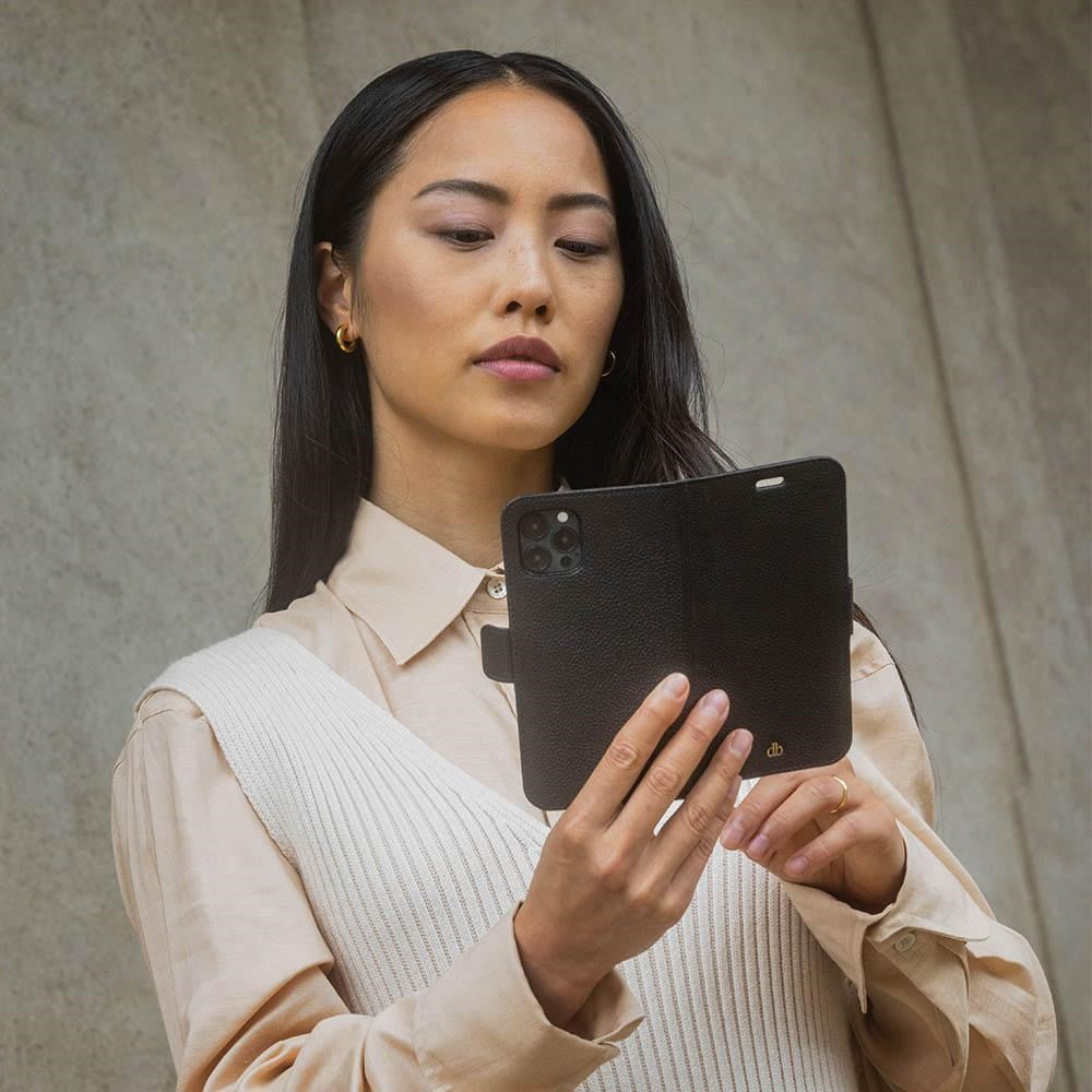 iPhone 13 Pro dbramante1928 New York Magnetic Genuine Leather Wallet Case - Greenbay