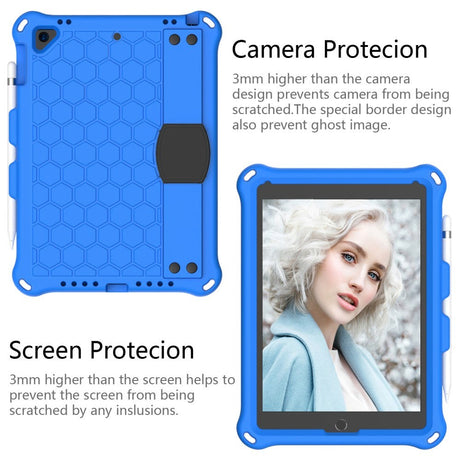 iPad (2018) / iPad (2017) / iPad Air / iPad Air 2 Kids Case w. Shoulder Strap - Beehive Pattern - Blue