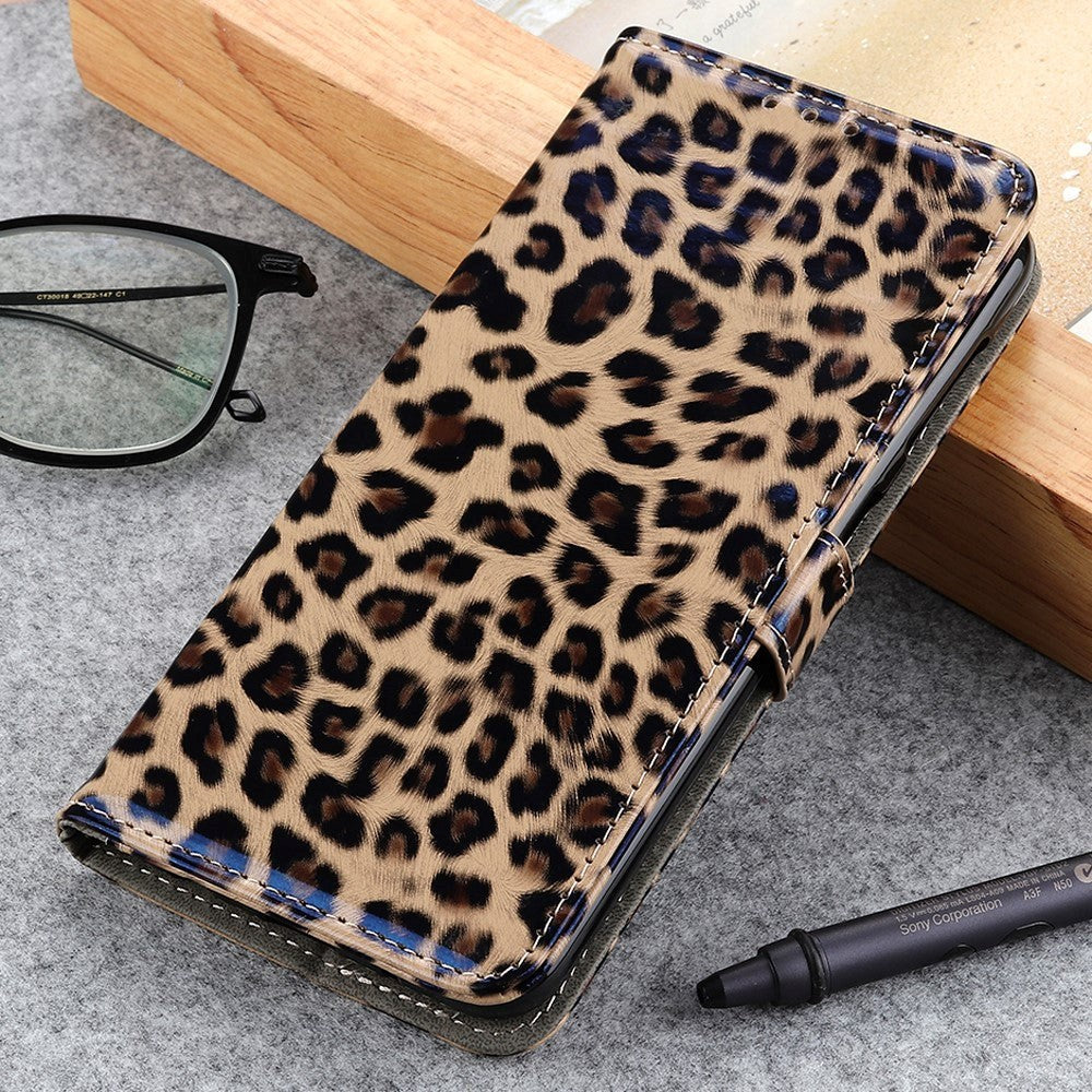 Motorola Edge 20 Pro Glossy Leather Wallet Case - Leopard