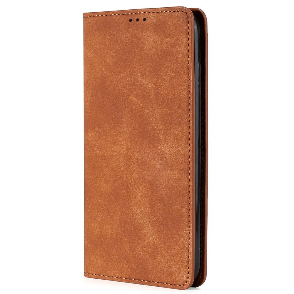 OnePlus 10T Soft PU Leather Case w. Wallet & Magnetic Lock - Brown