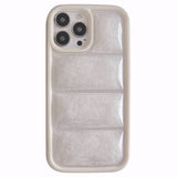 iPhone 15 Pro Flexible Plastic Case w. Down Jacket Texture - White