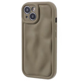 iPhone 15 Flexible Plastic Case w. Wave Design - Mat Brown