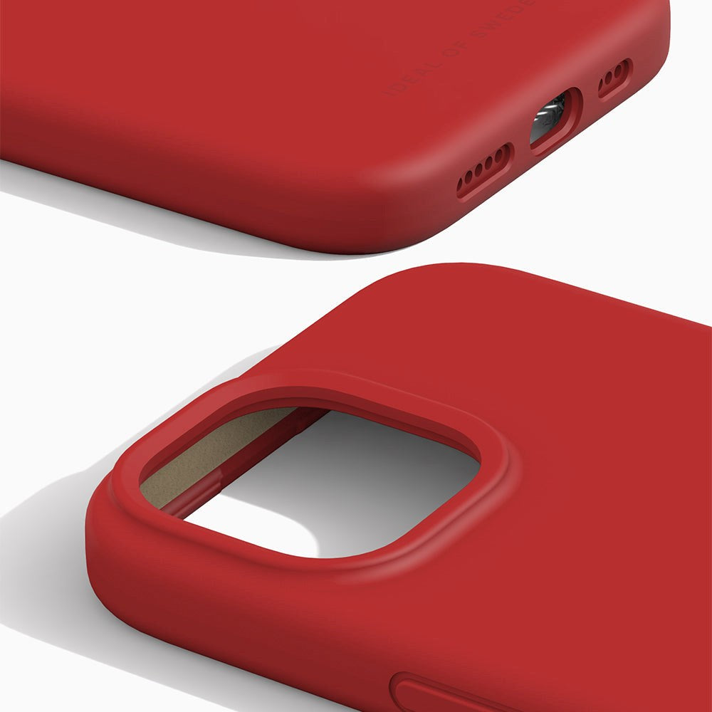 iDeal Of Sweden iPhone 15 Silicone Case - Red