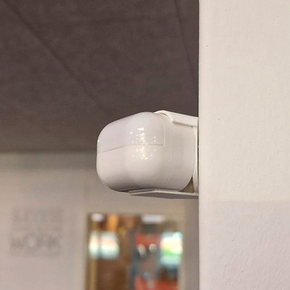 Light Solutions - Shelly BLU Motion Sensor Corner Bracket - White