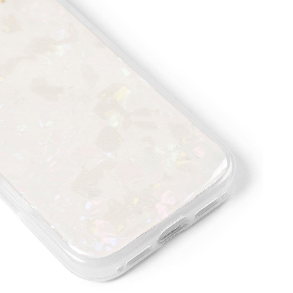 iDeal Of Sweden iPhone 16 Pearlized Case - White