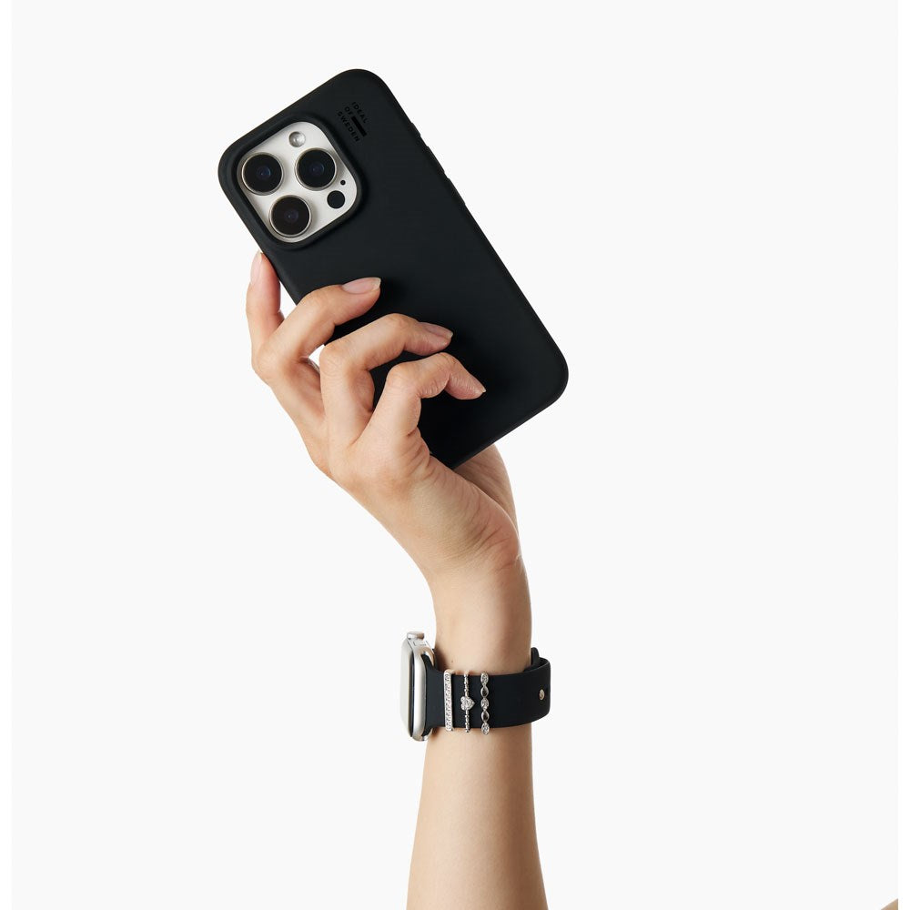 Apple Watch (38/40/SE/41/42mm) iDeal of Sweden Silicone Watch Strap - Size M/L - Black