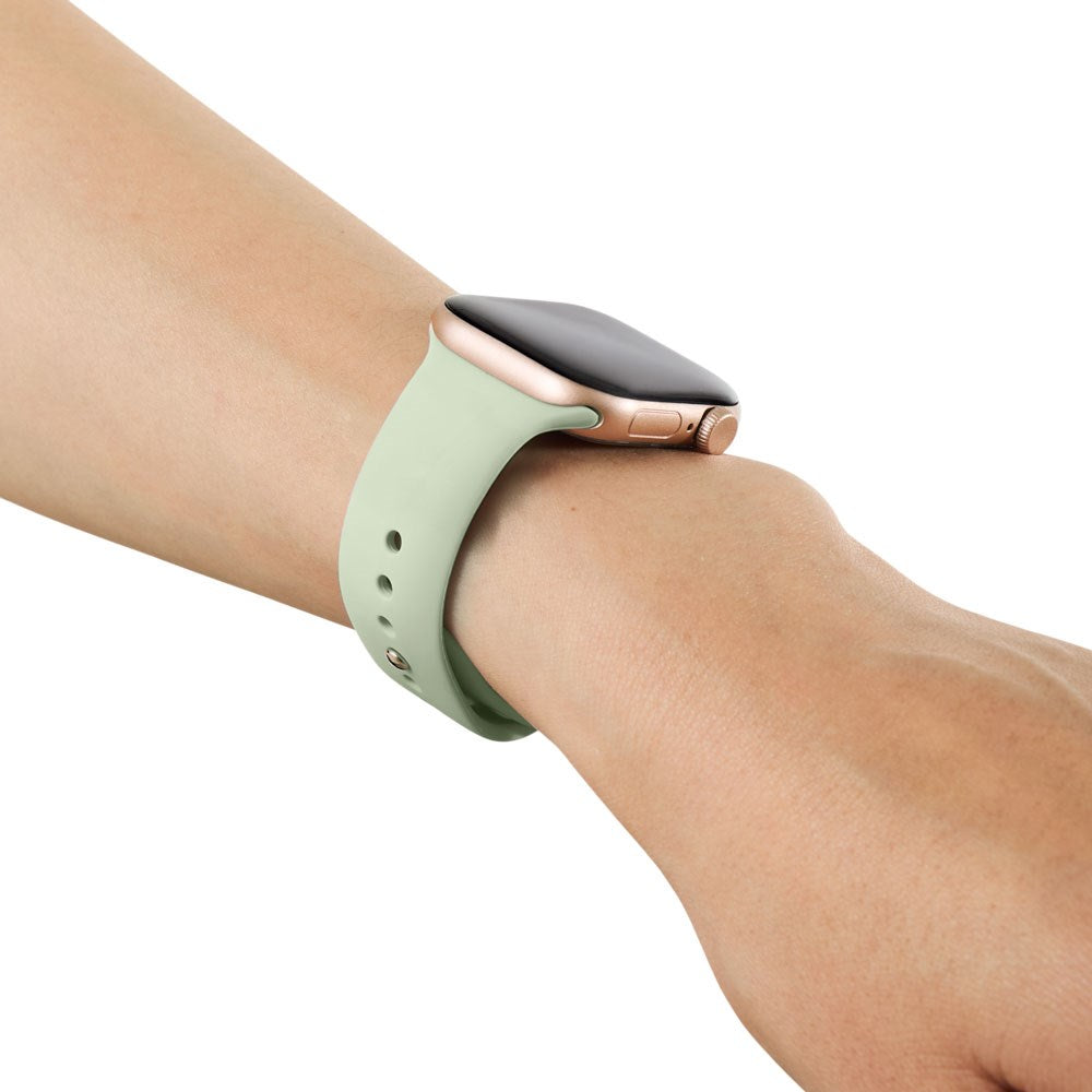 Apple Watch (42/44/SE/45/46/49mm) iDeal of Sweden Silicone Watch Strap - Size S/M - Sage Green