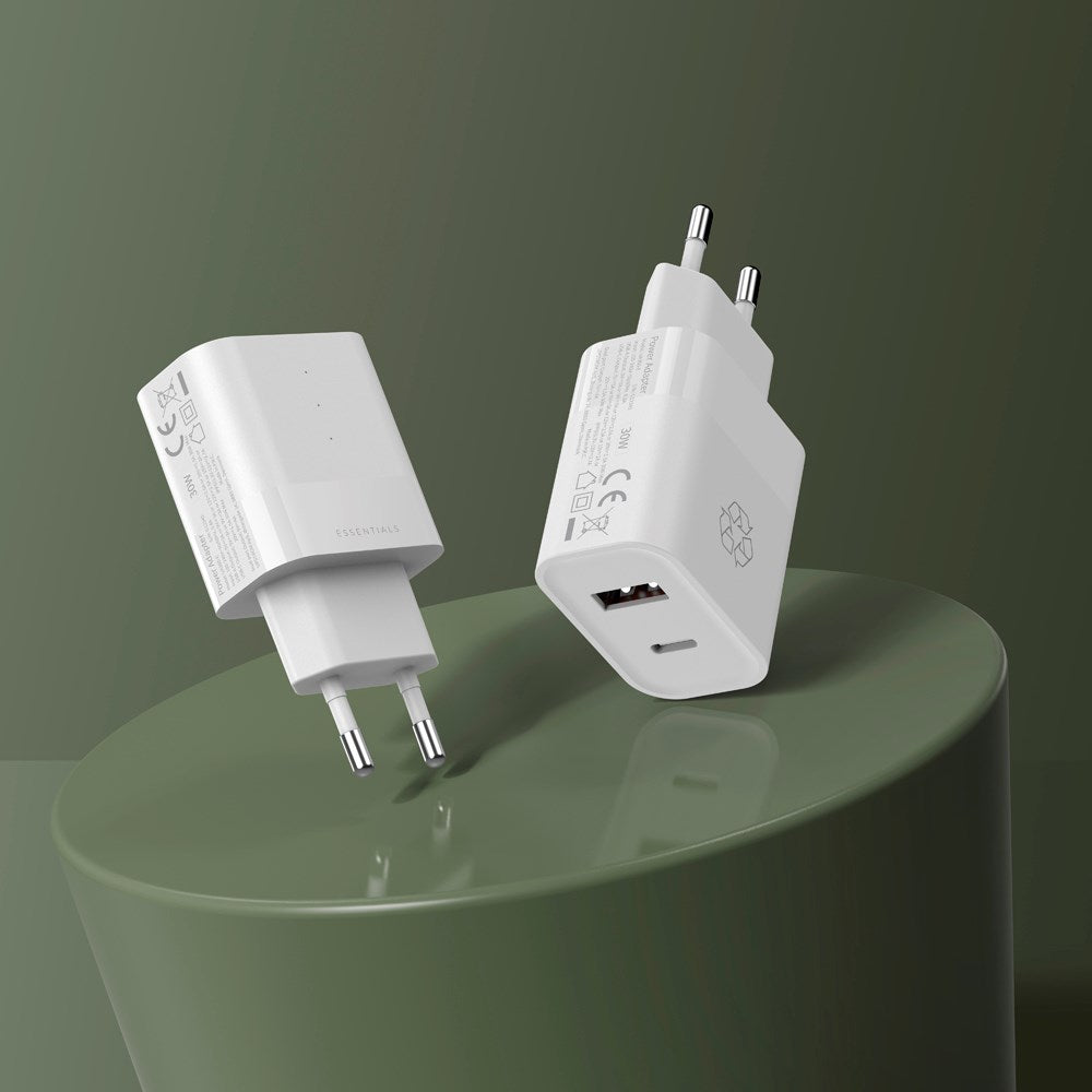 Upström ËESSENTIALS PD 30W Recycled Plastic Wall Charger with USB-C og USB-A - White