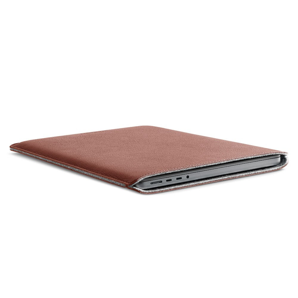 MacBook Pro 14" M5 / M4 / M3 / M2 / M1 (2025 / 2021) Genuine Leather Folio Sleeve - 24.5 x 33 cm - Brown